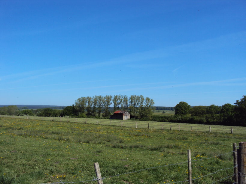 mouzon entre meuse et chier1962.jpg